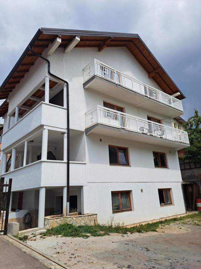 Apartments Neyla 塞拉耶佛 外观 照片